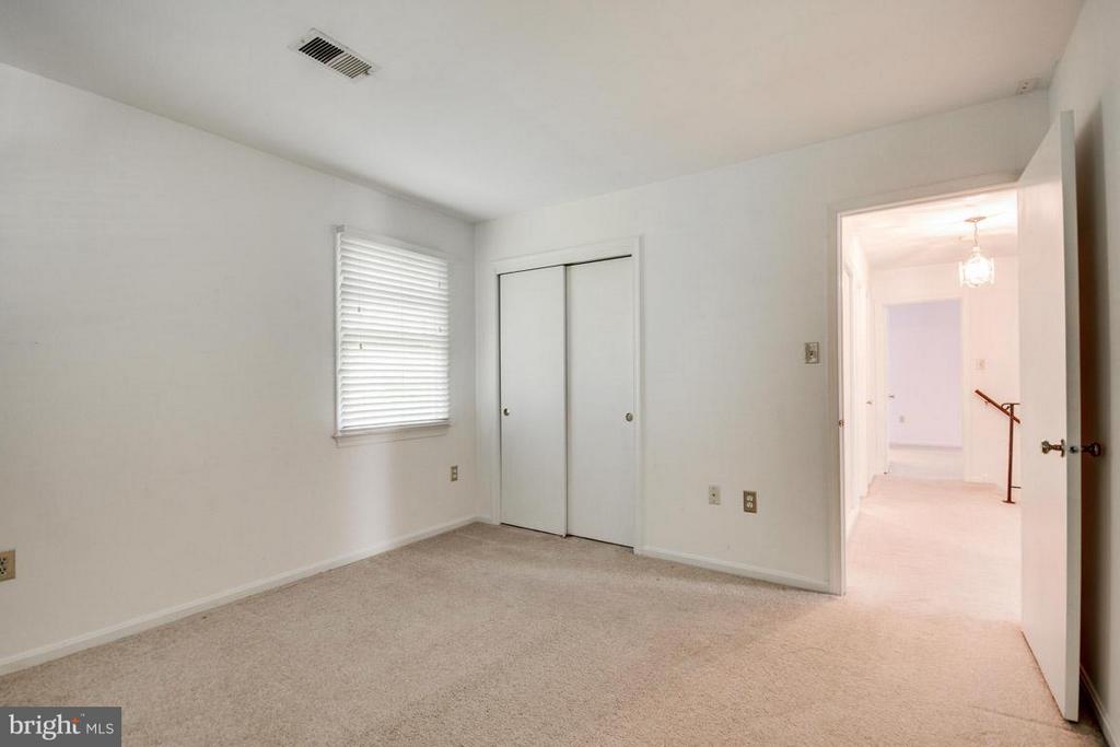 15996 GARDEN GATE CT