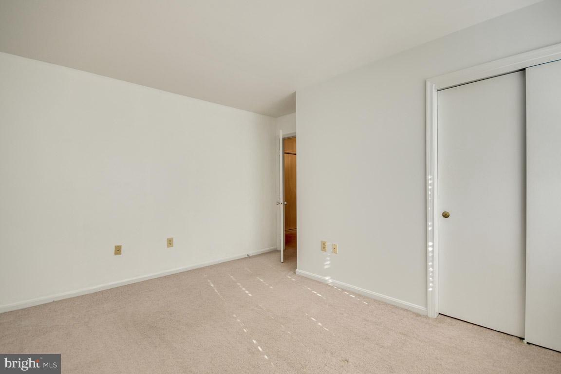 15996 GARDEN GATE CT