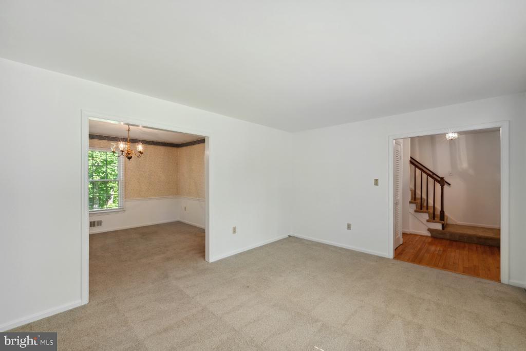 15996 GARDEN GATE CT