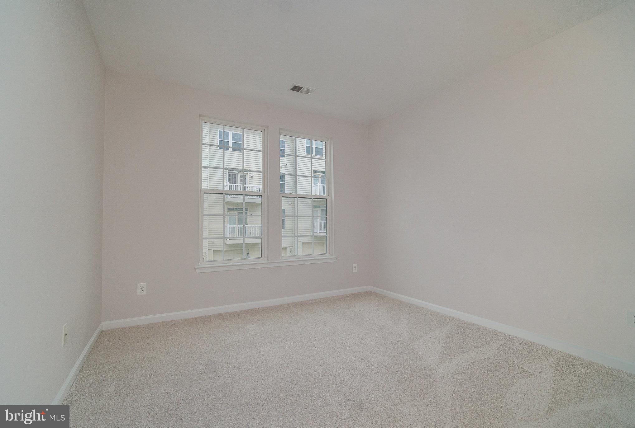 15167 Leicestershire St