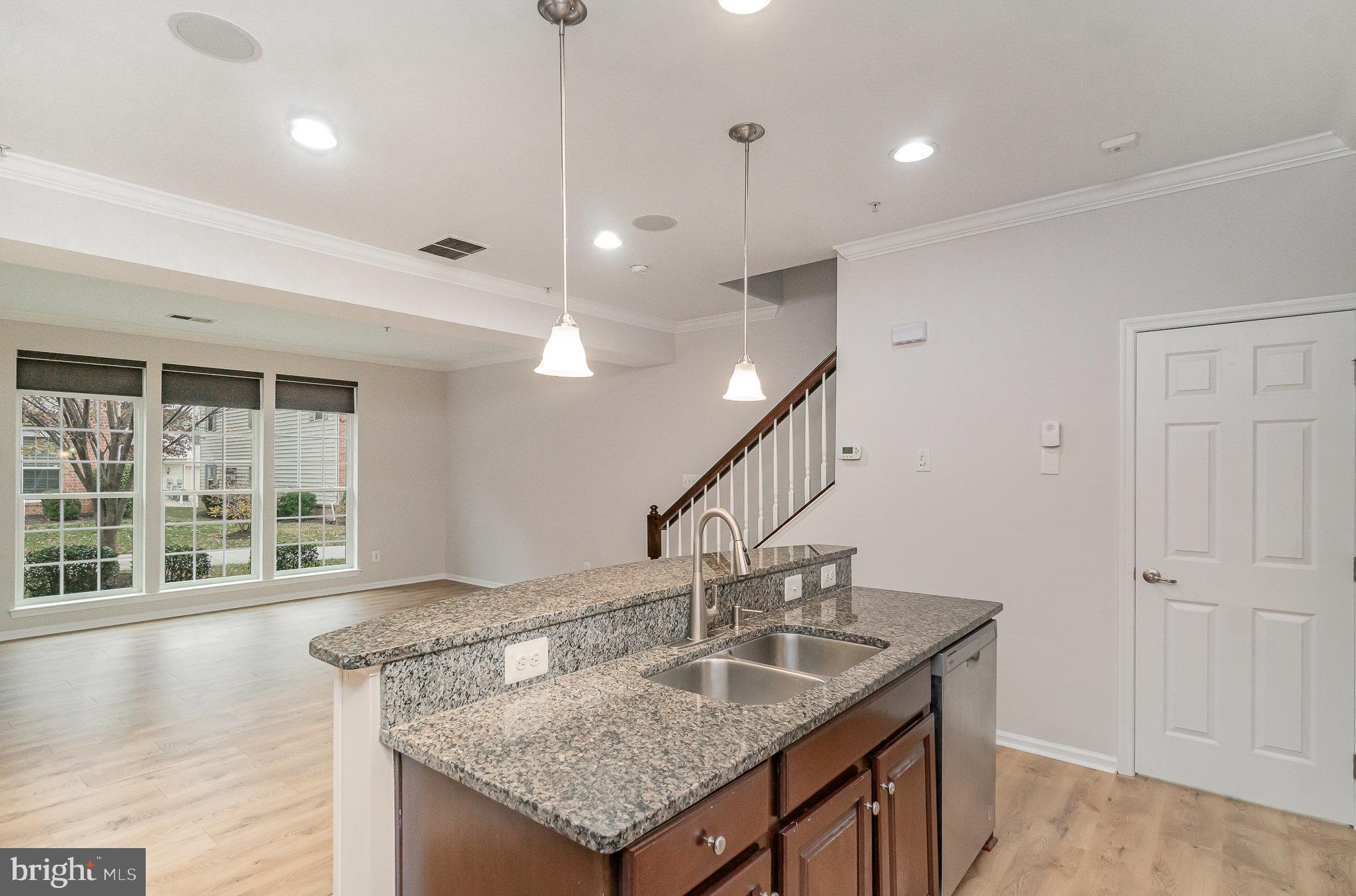 15167 Leicestershire St
