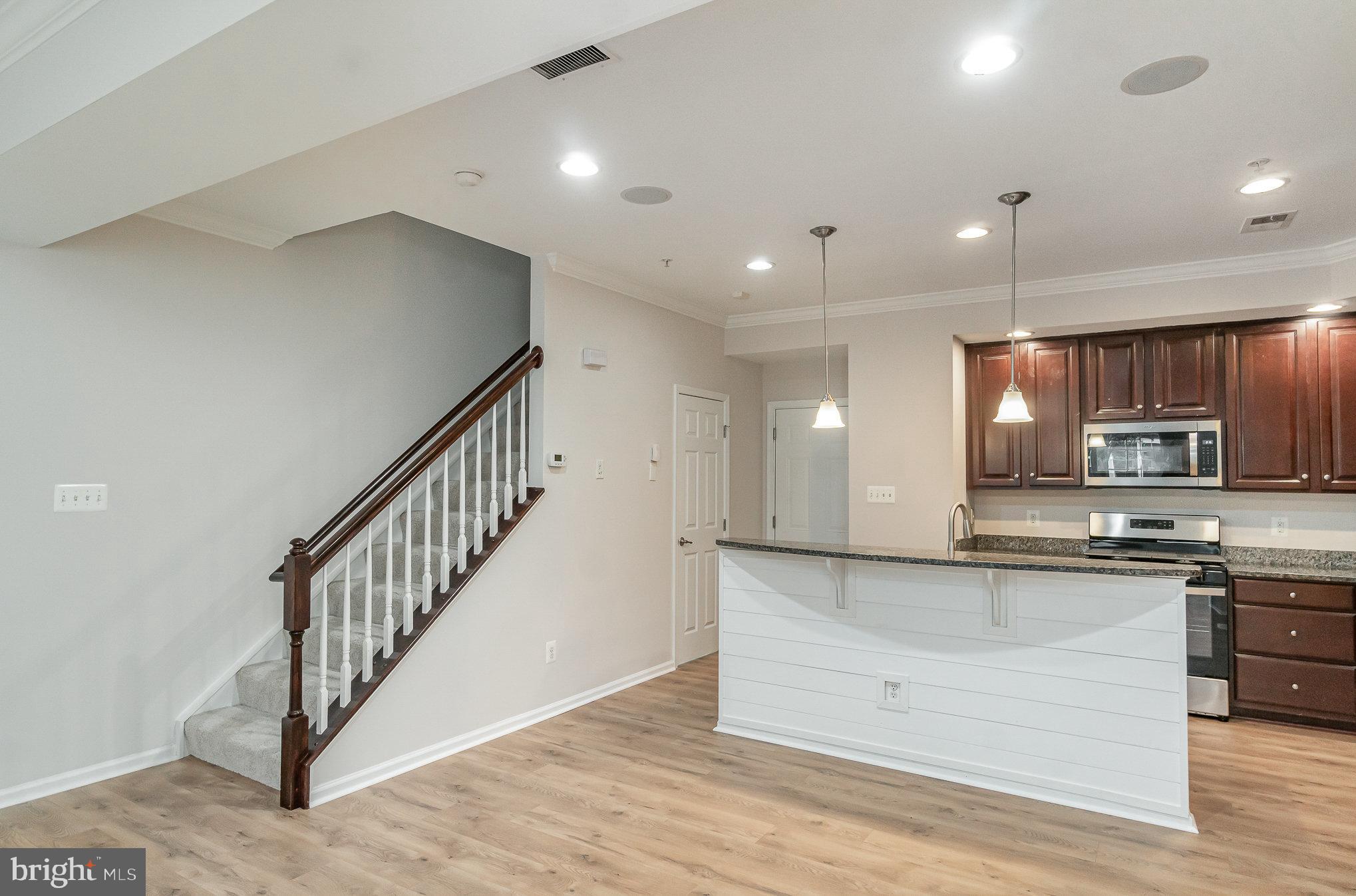 15167 Leicestershire St