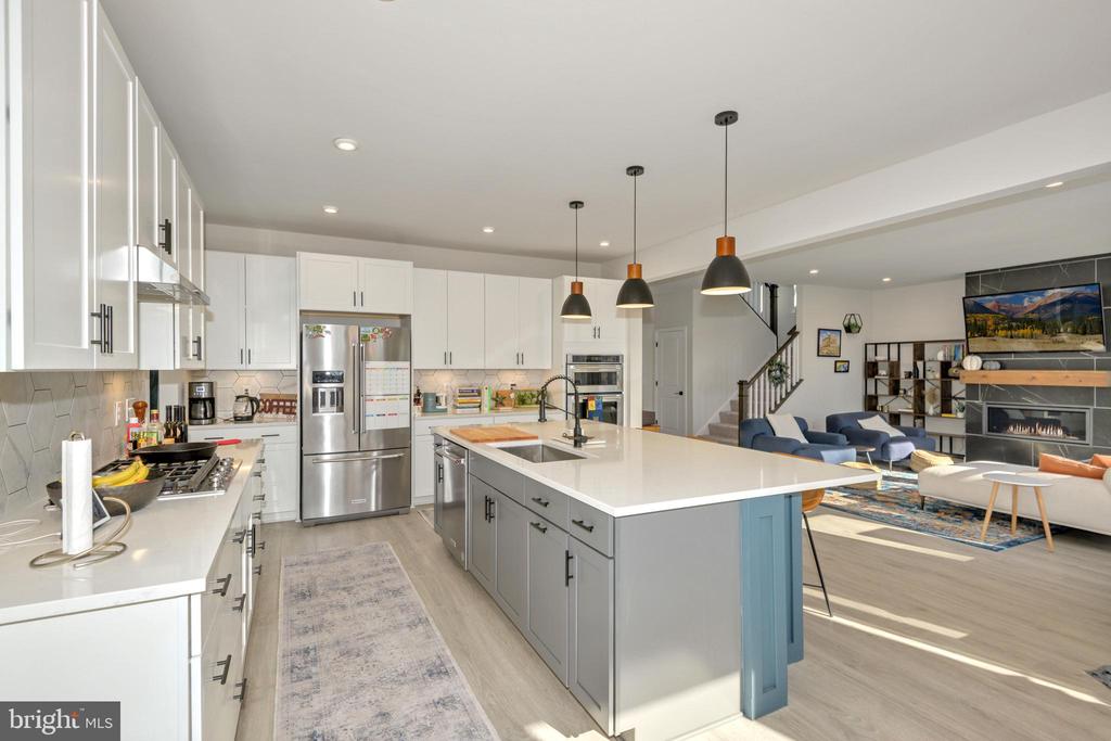 7233 HUNTER HOLLOW CT