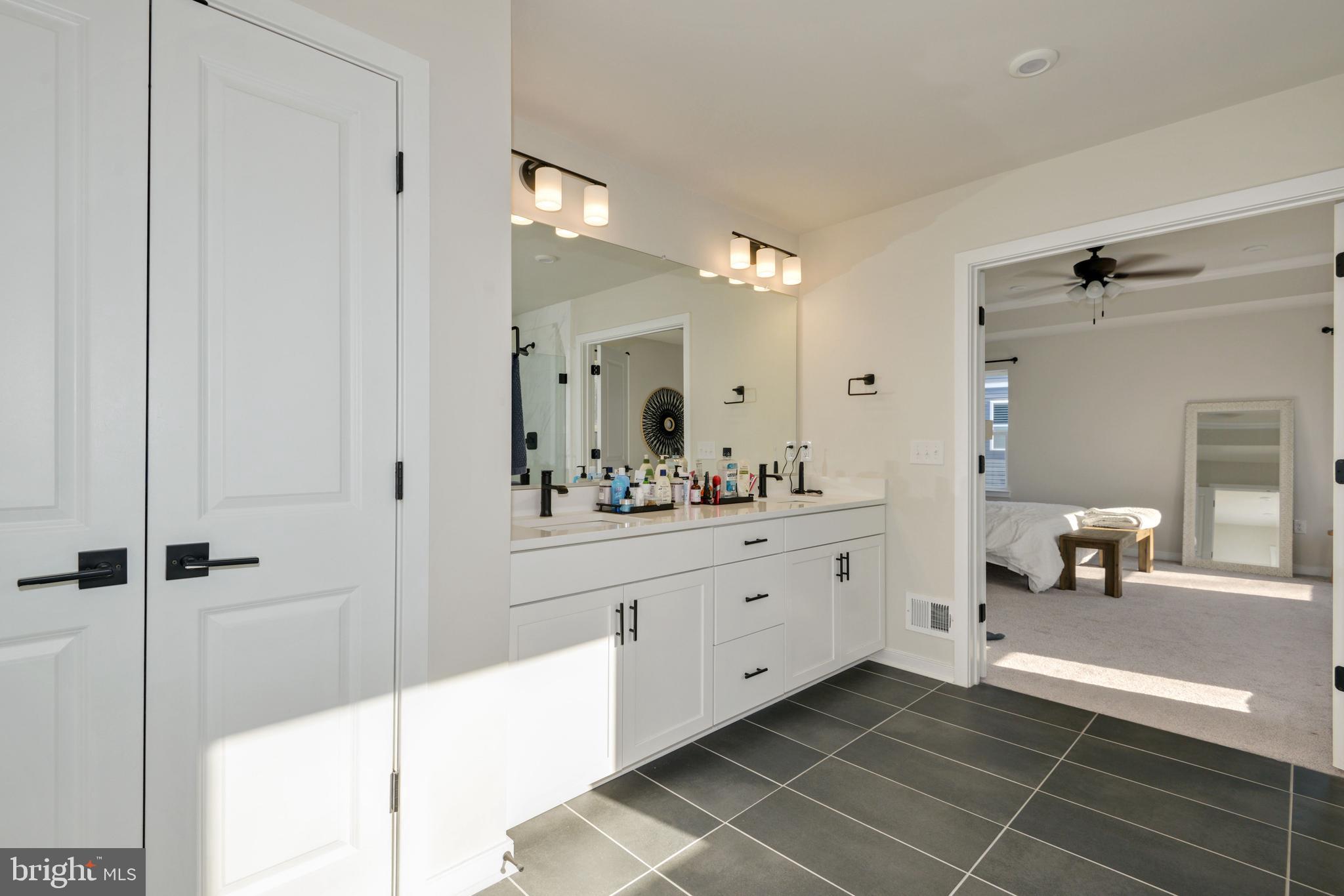 7233 HUNTER HOLLOW CT
