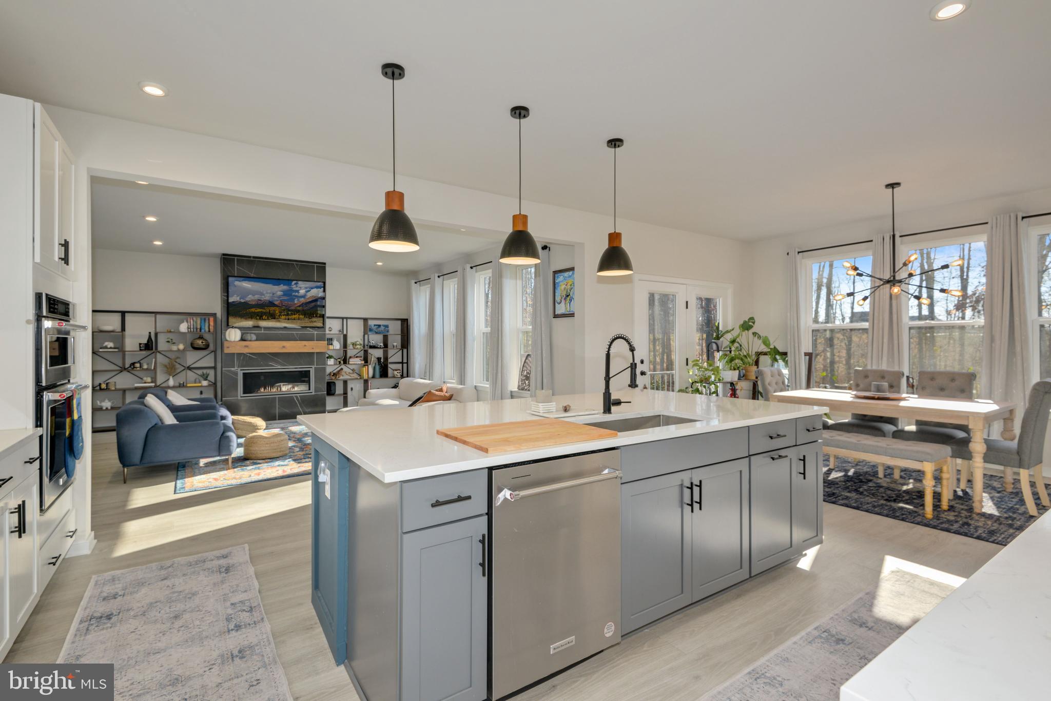 7233 HUNTER HOLLOW CT