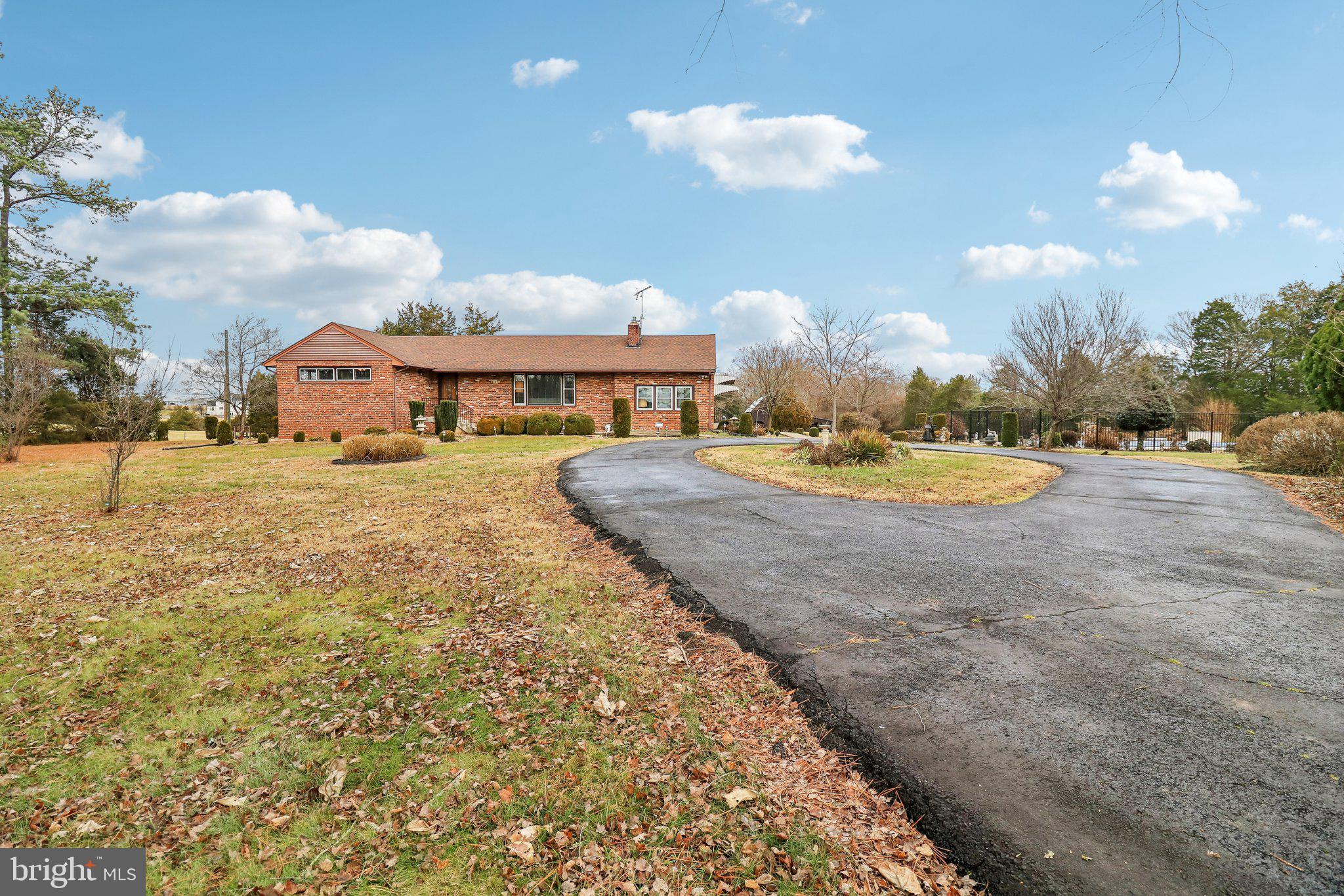 14017 Aden Rd