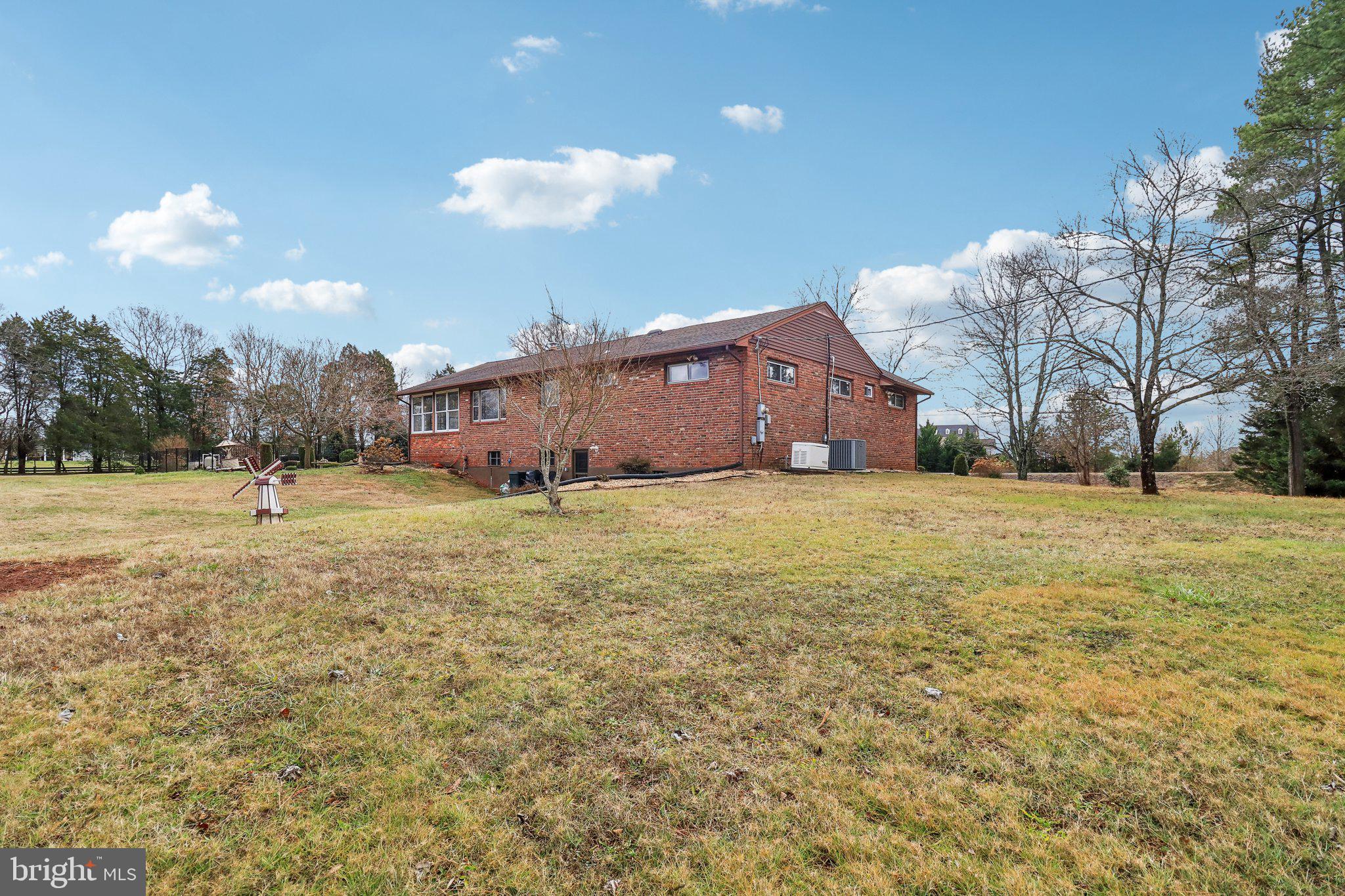 14017 Aden Rd