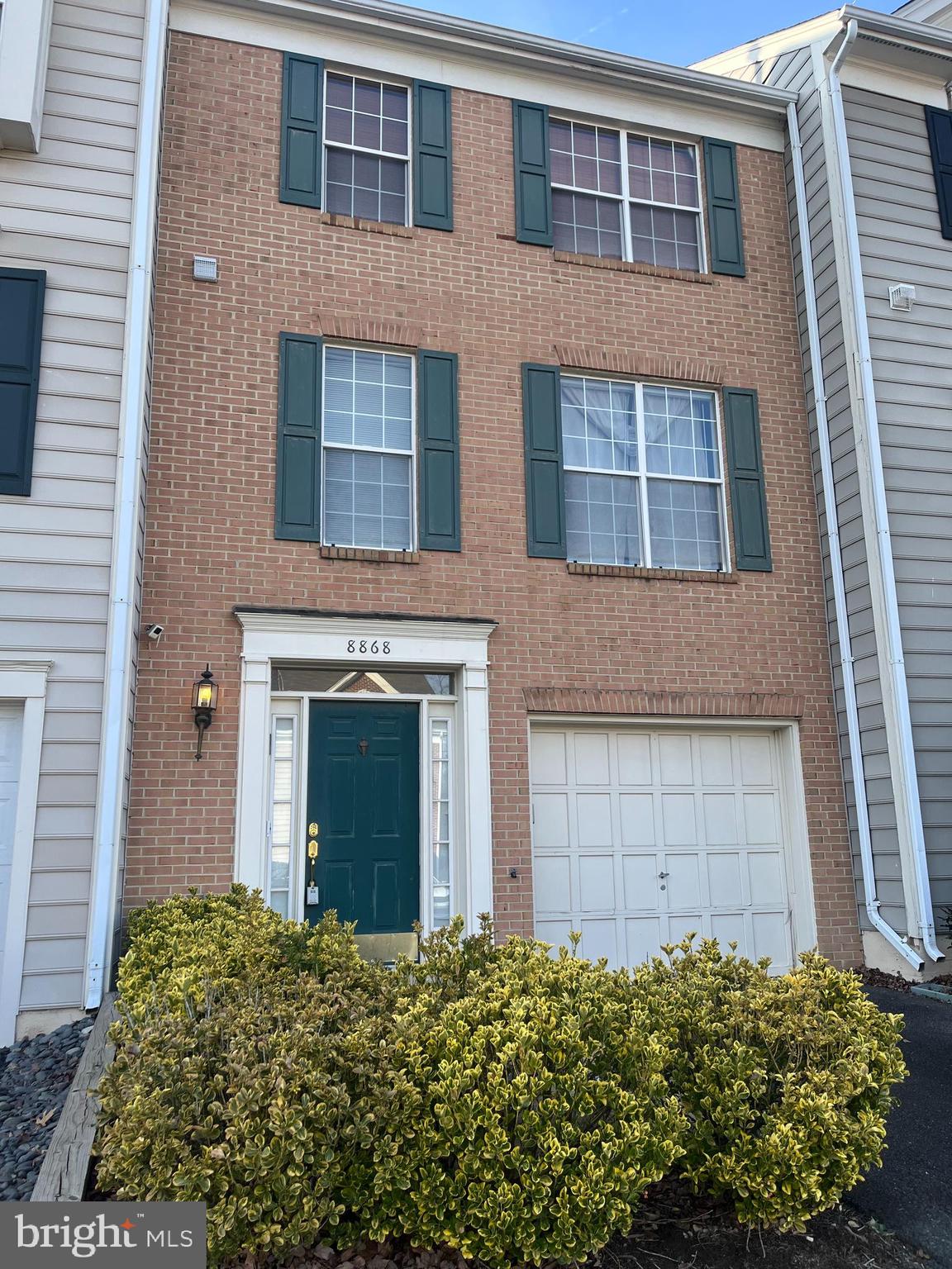 8868 MOAT CROSSING PLACE