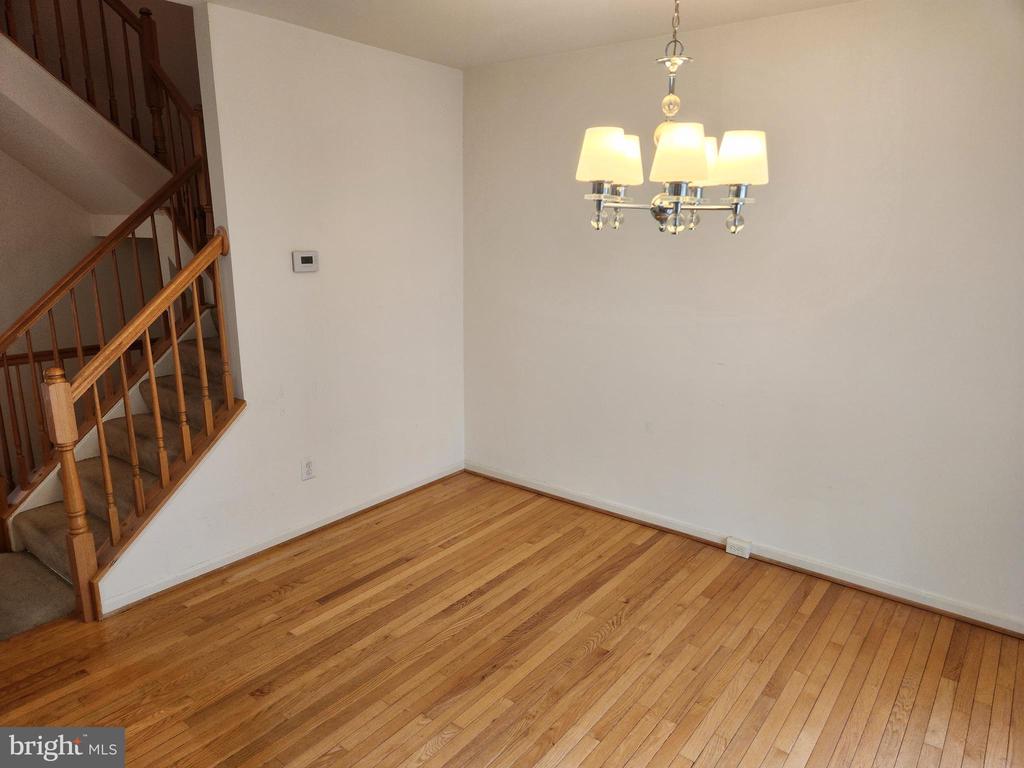 8868 MOAT CROSSING PLACE