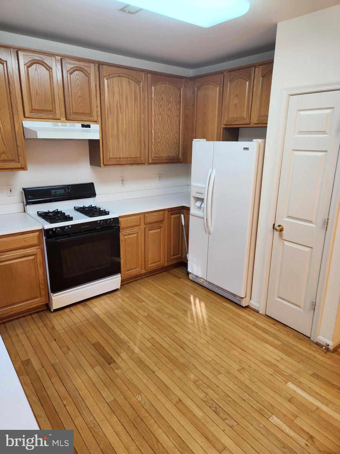8868 MOAT CROSSING PLACE
