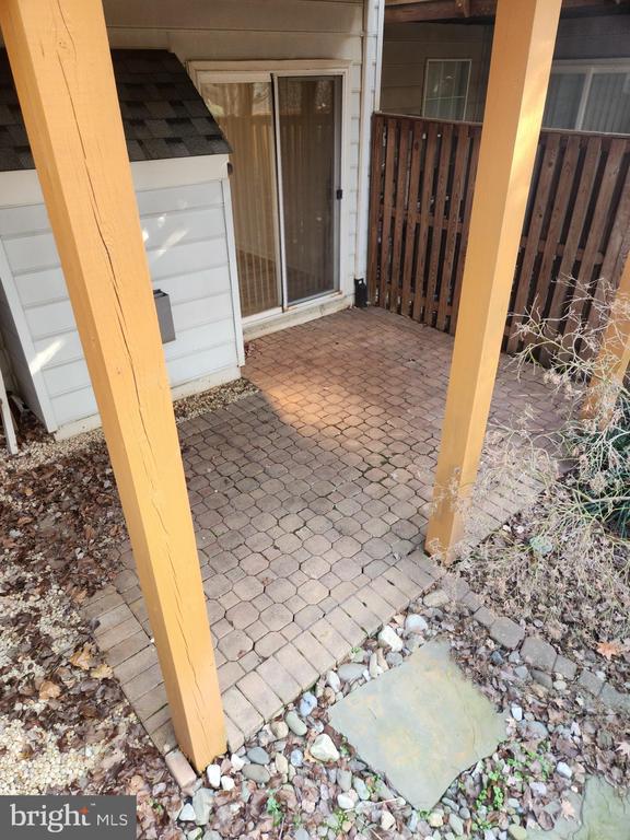 8868 MOAT CROSSING PLACE