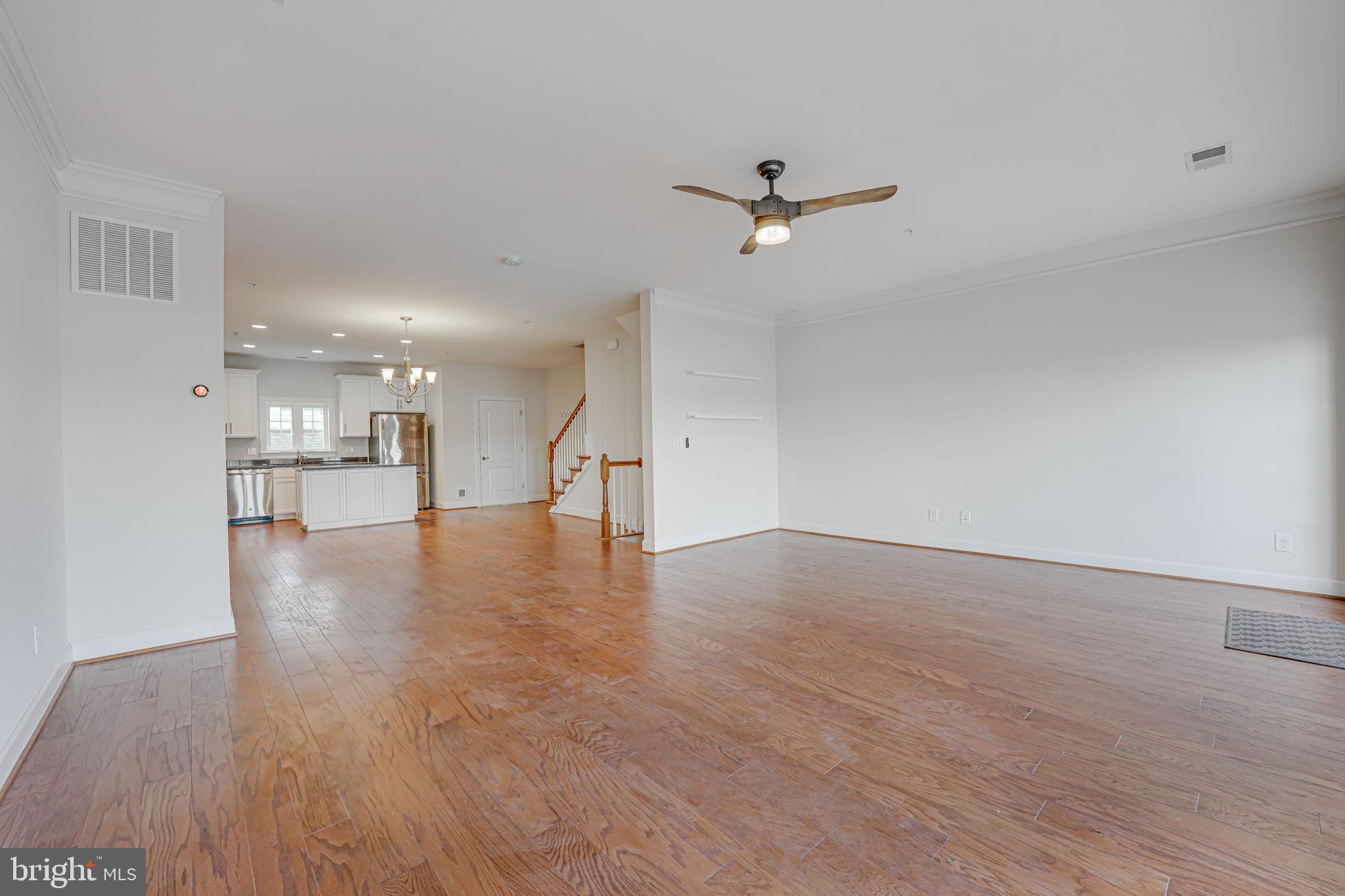 606 Marina Landing Ln