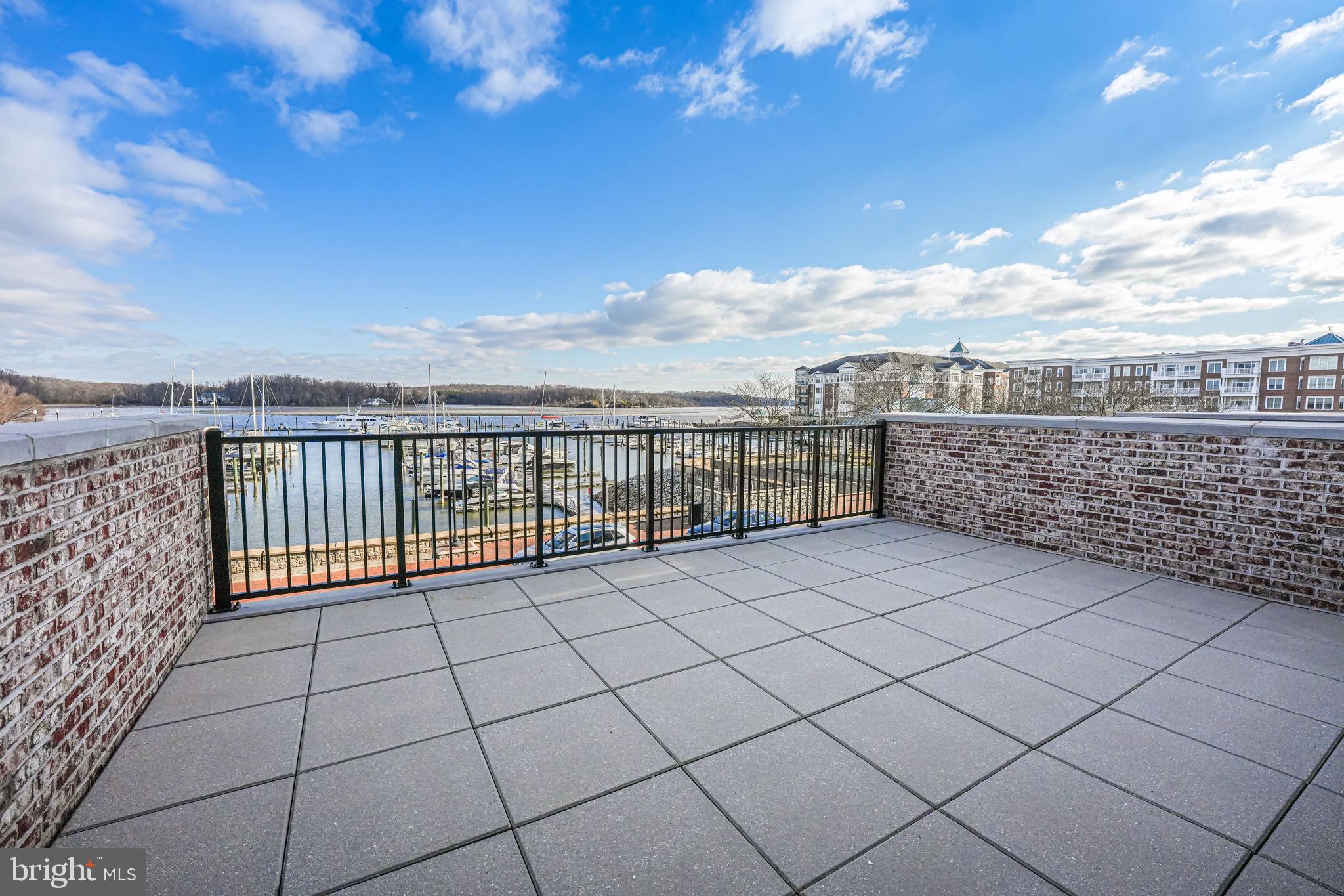 606 Marina Landing Ln