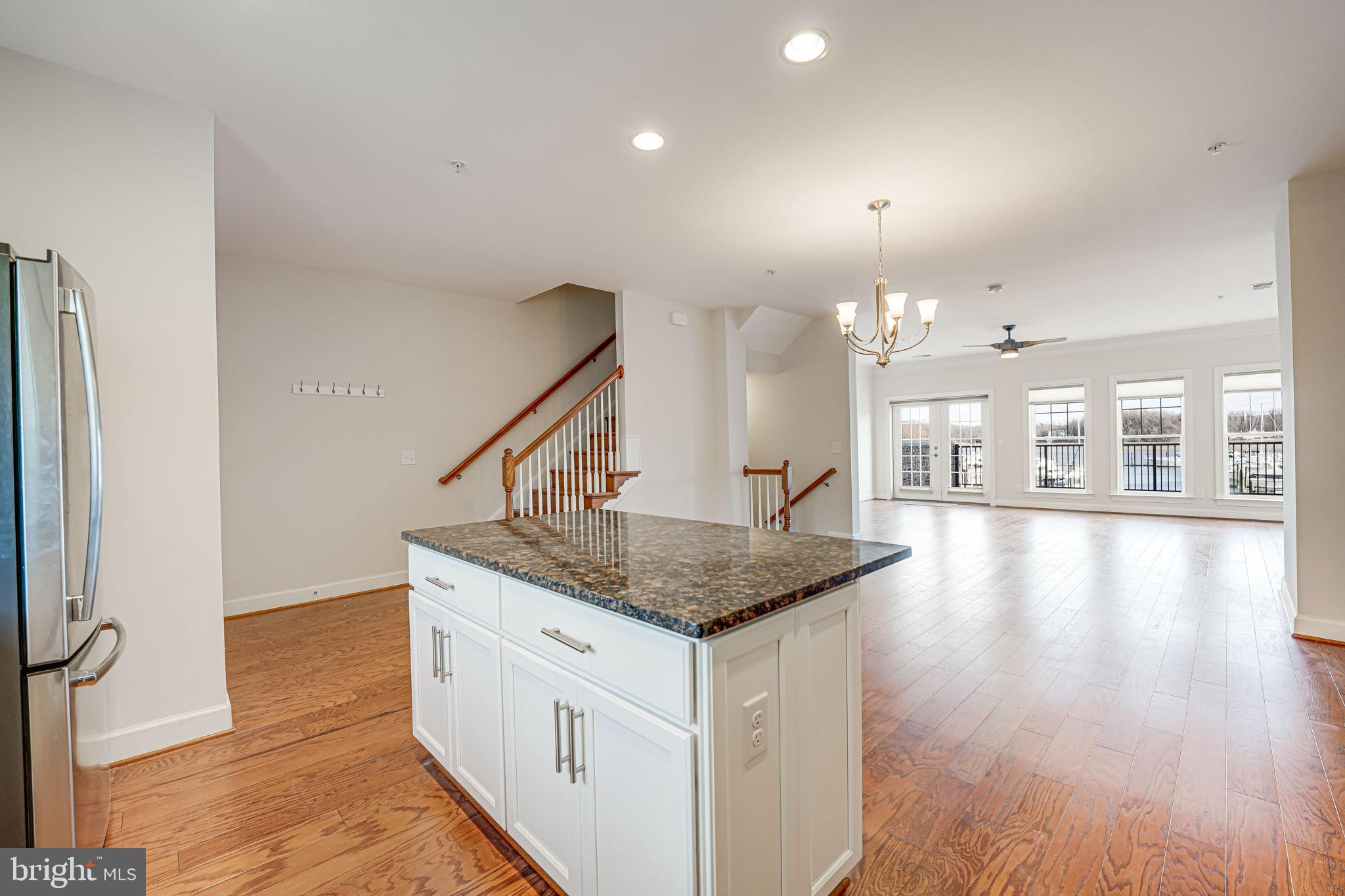 606 Marina Landing Ln
