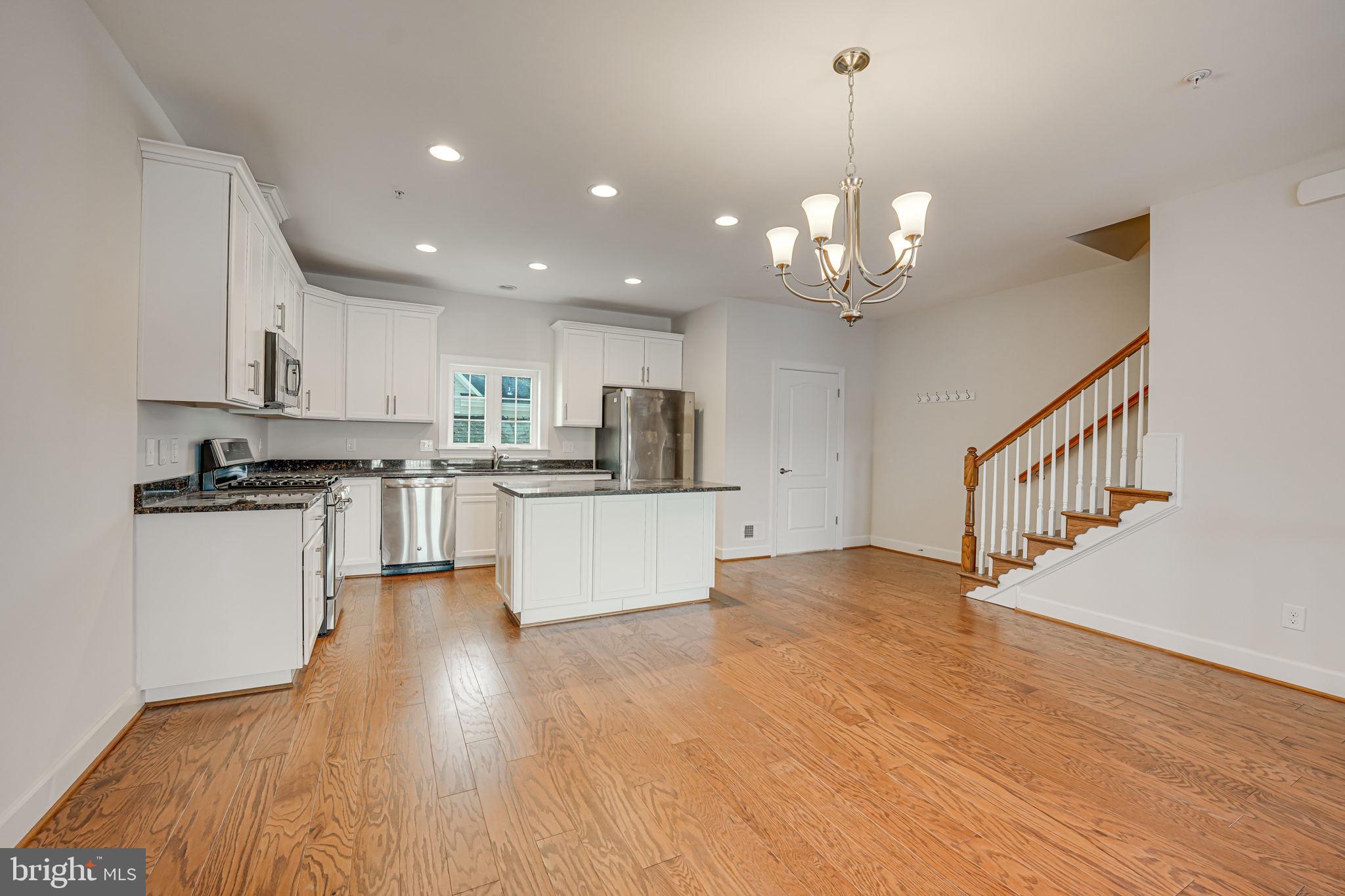 606 Marina Landing Ln