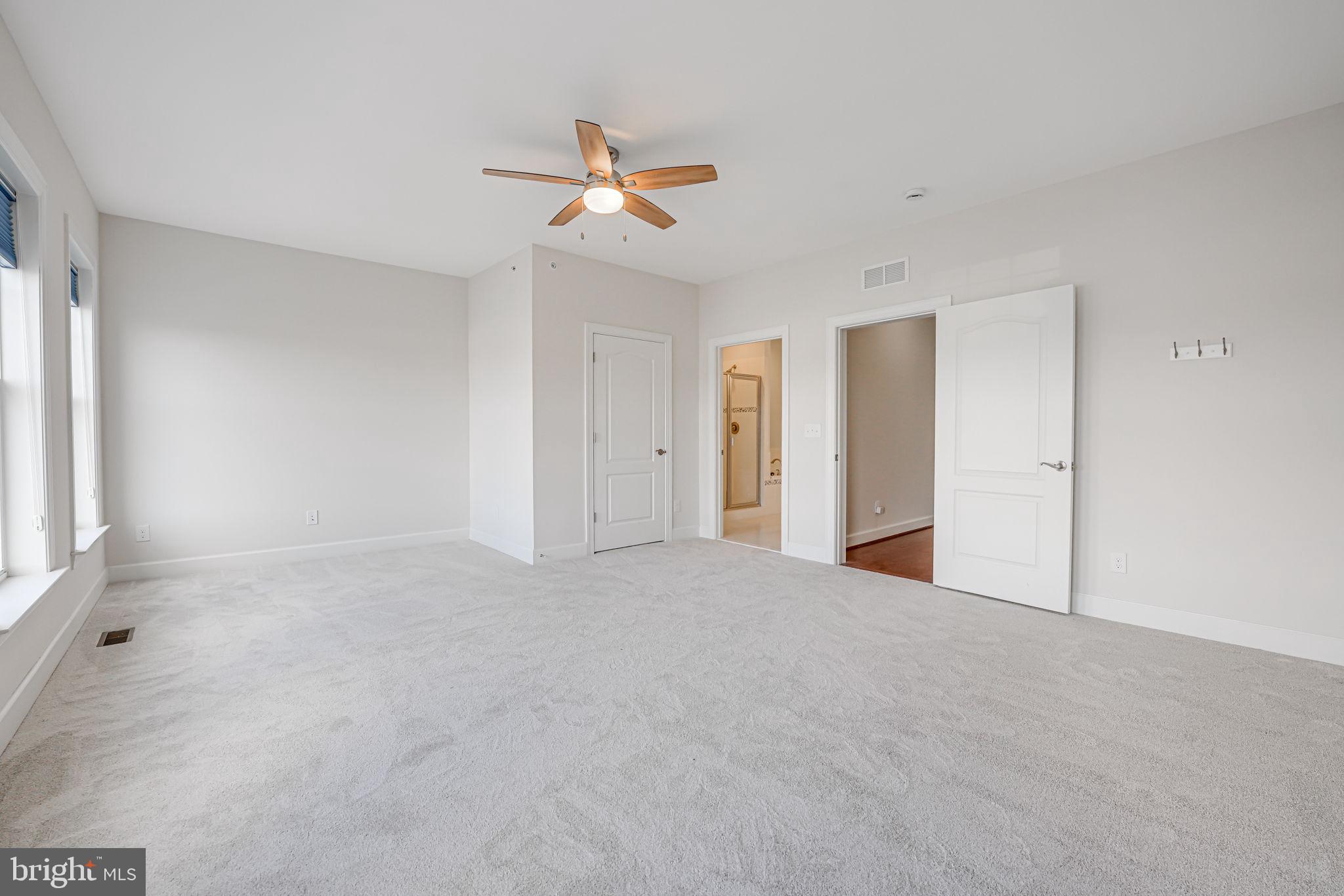 606 Marina Landing Ln