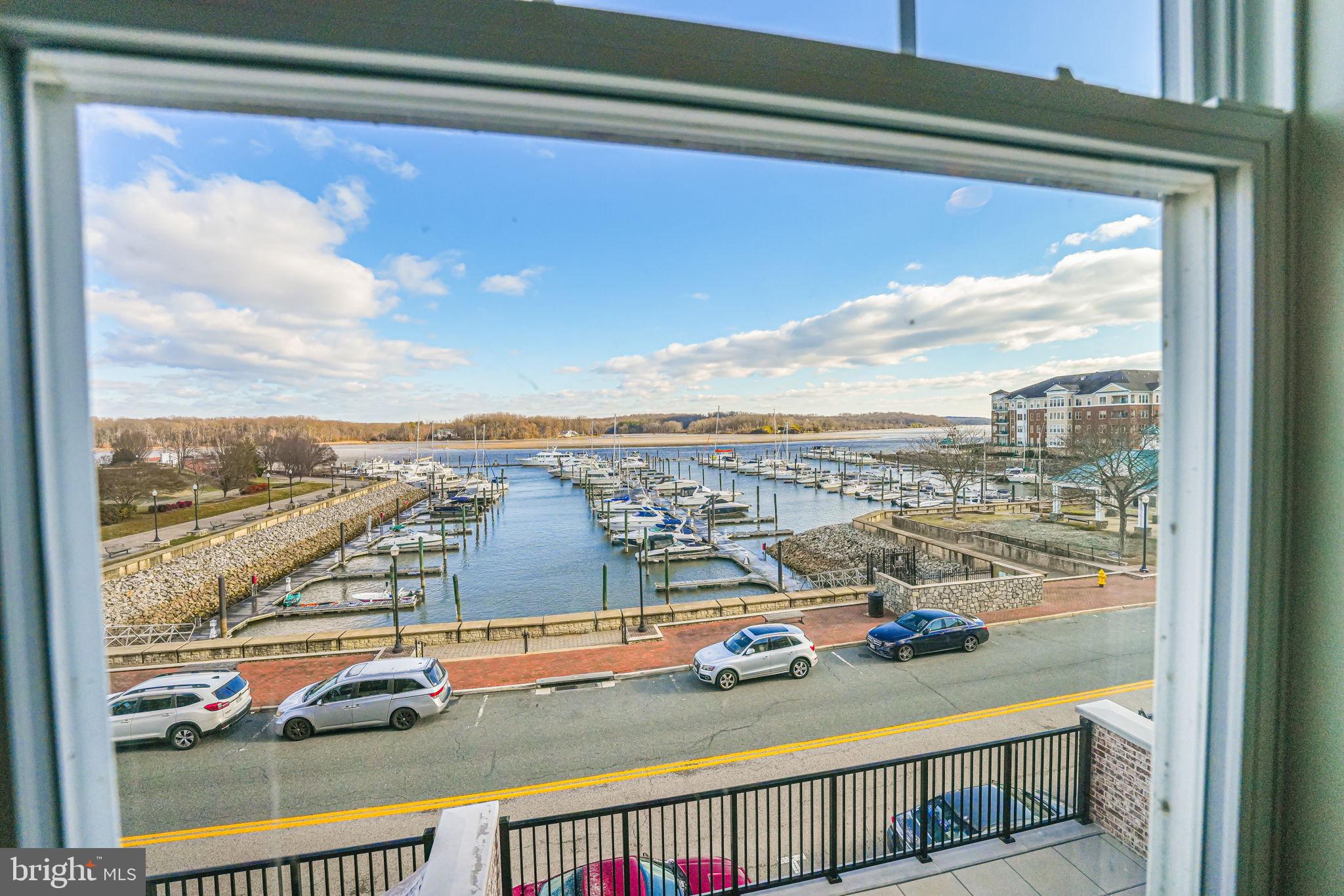 606 Marina Landing Ln