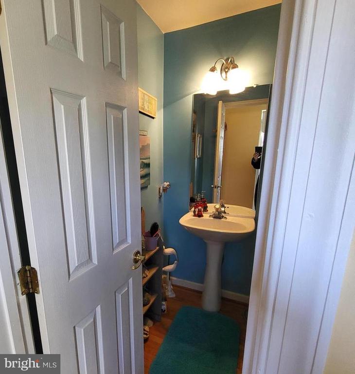 5489 Quaint Dr