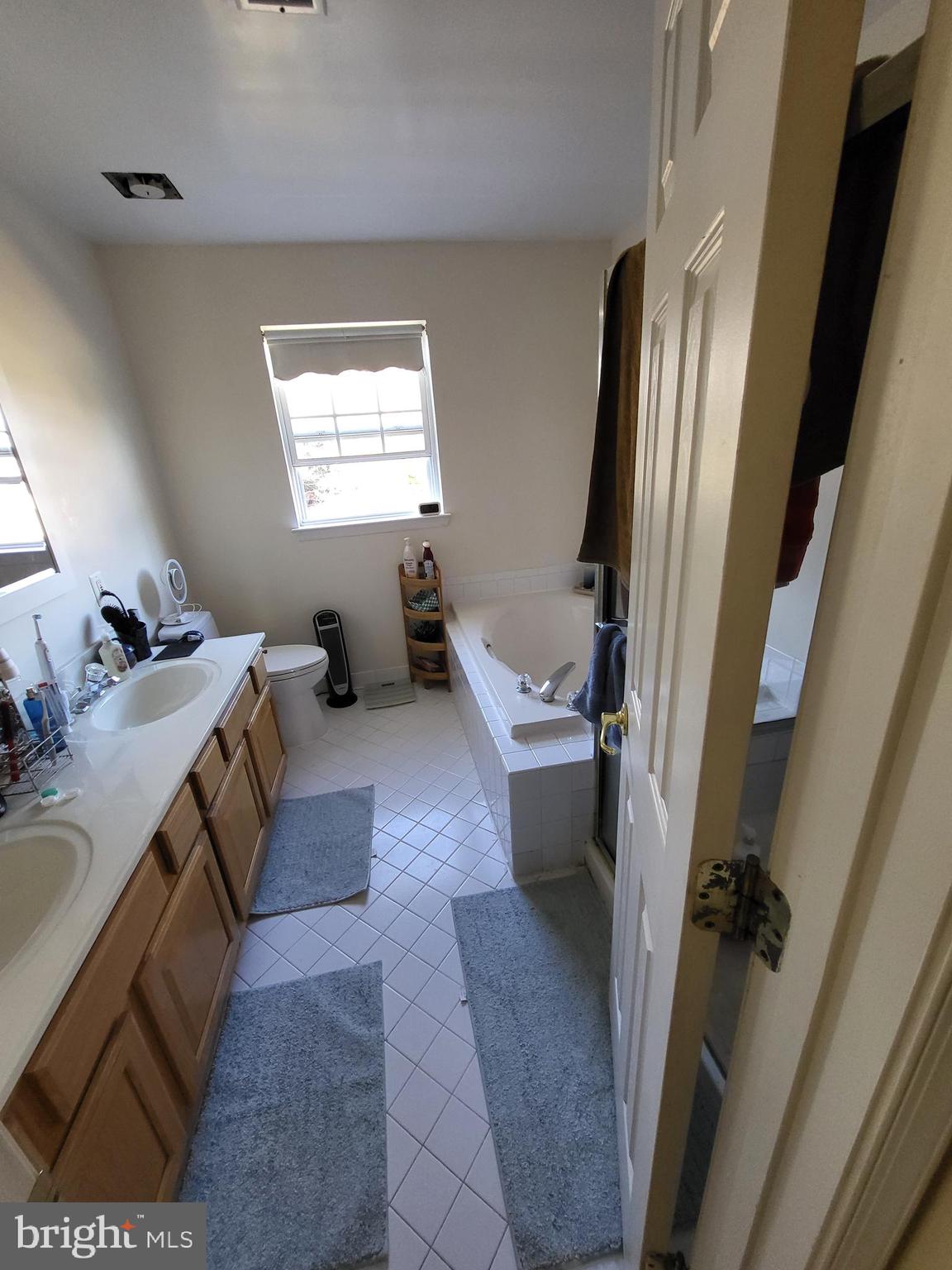 5489 Quaint Dr