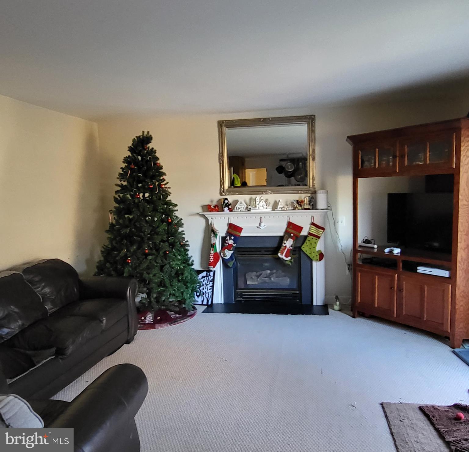 5489 Quaint Dr