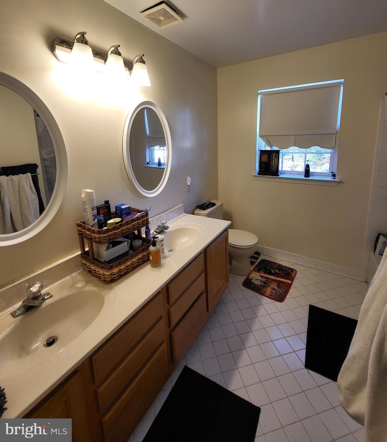 5489 Quaint Dr