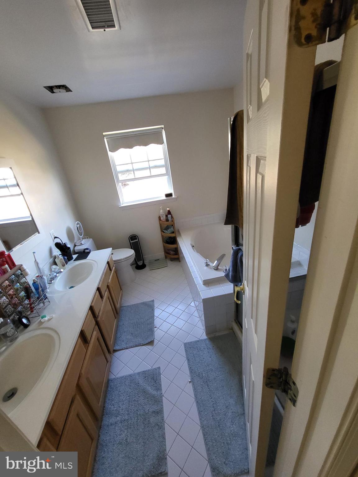 5489 Quaint Dr