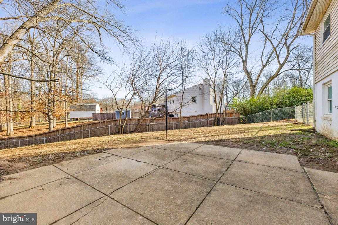 14317 Fairview Ln