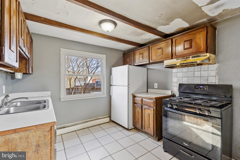 14317 FAIRVIEW LANE