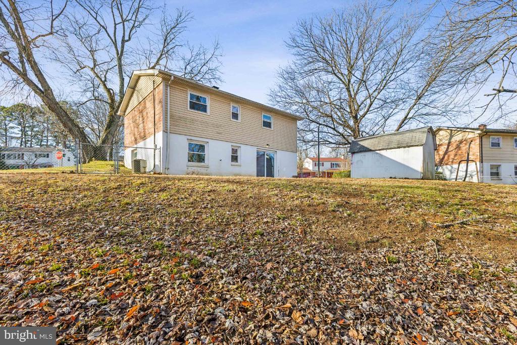 14317 FAIRVIEW LANE