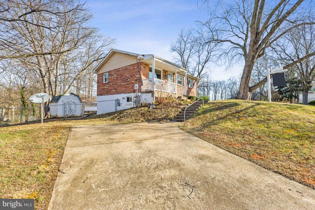 14317 FAIRVIEW LANE