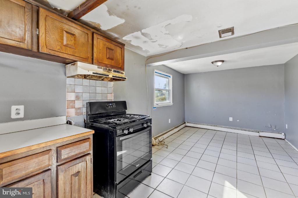 14317 FAIRVIEW LANE