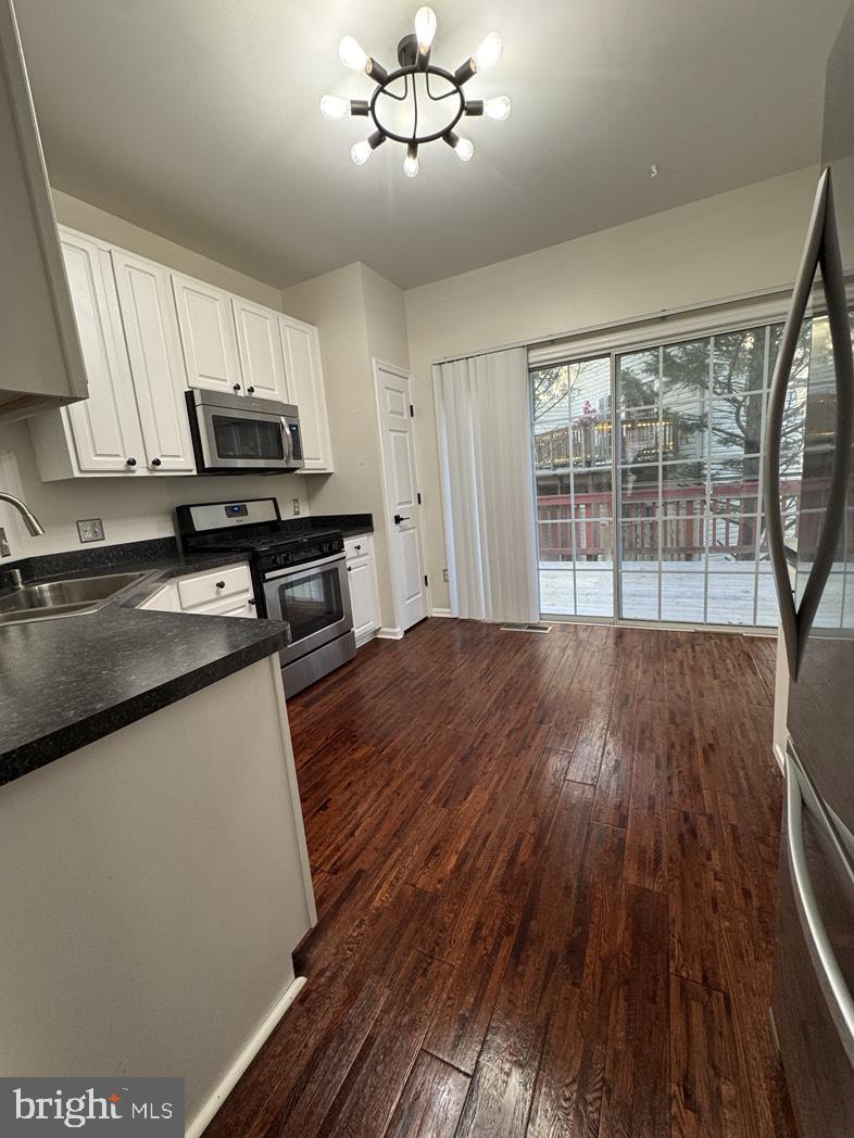 10035 MOXLEYS FORD LN