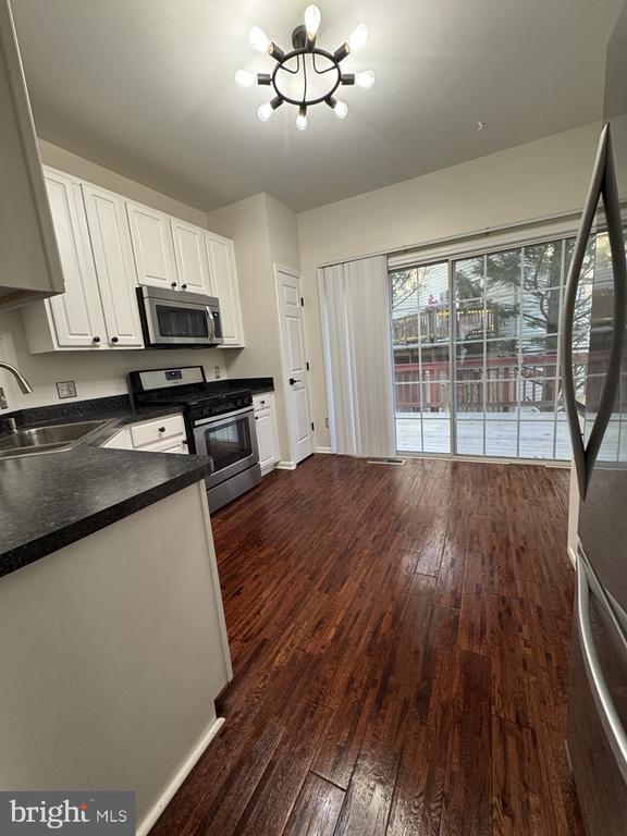 10035 MOXLEYS FORD LN