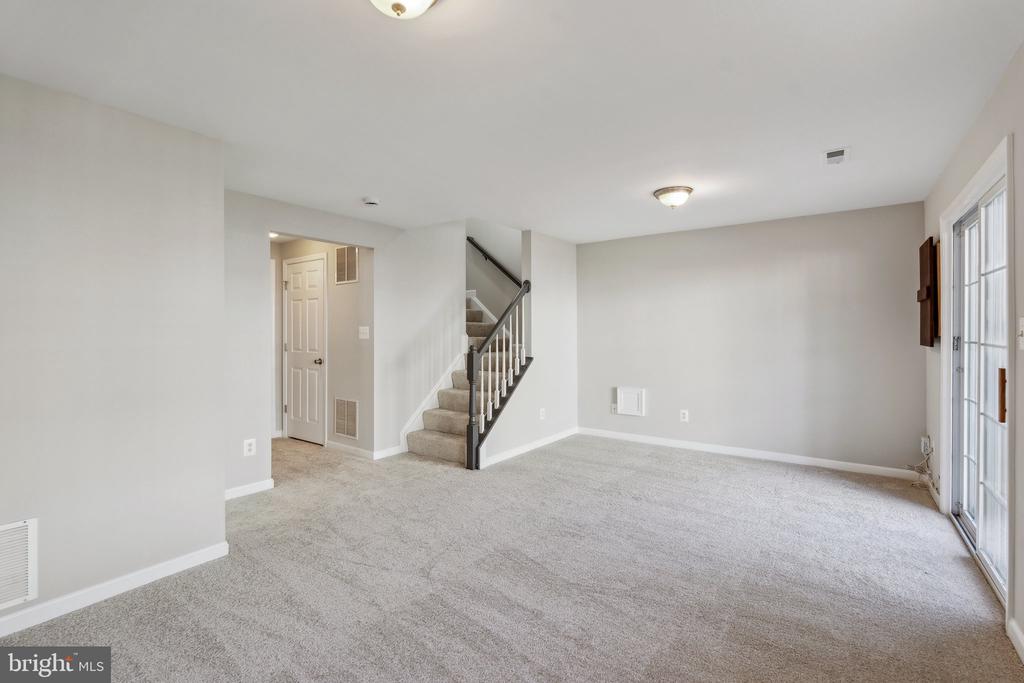5014 Barnacle Pl
