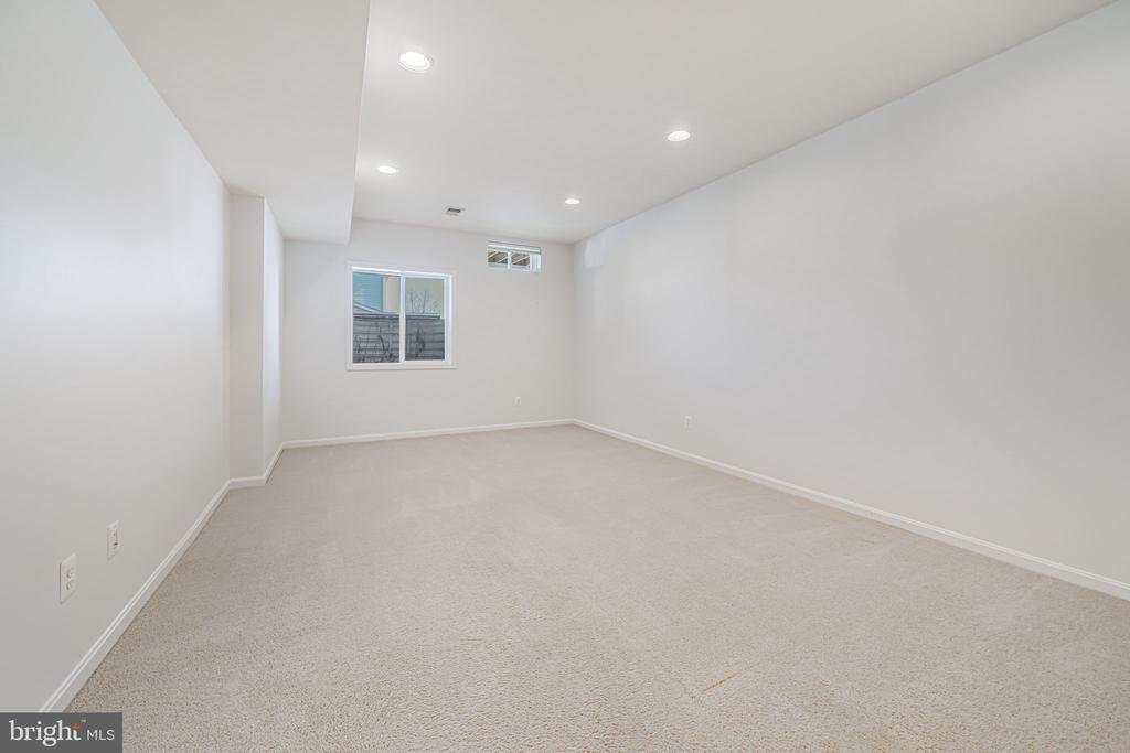 14994 Gossom Manor Pl
