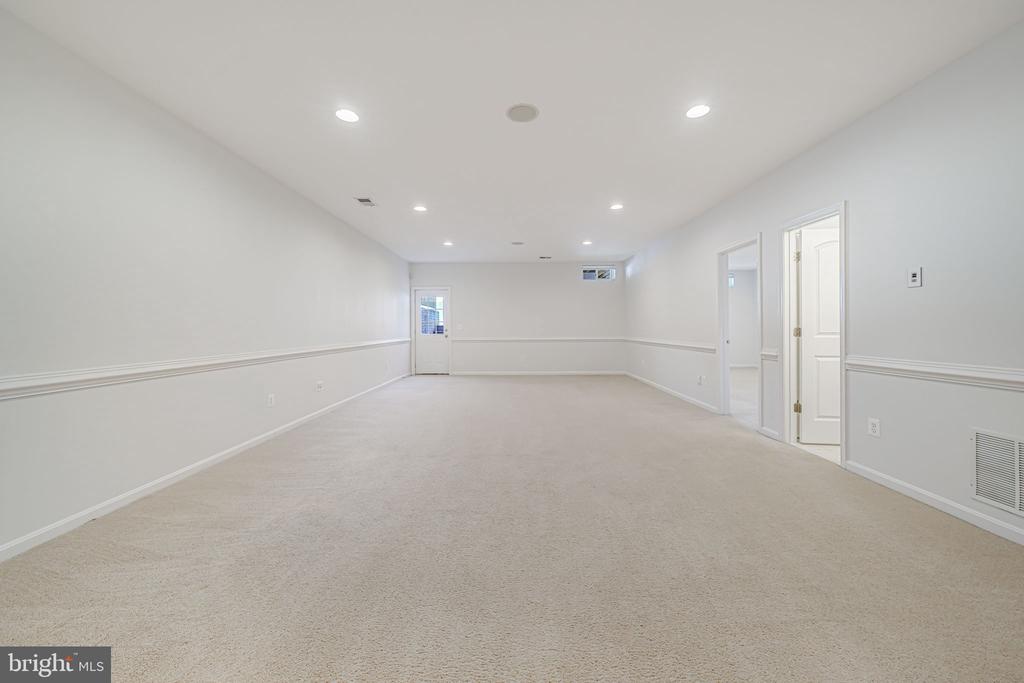 14994 Gossom Manor Pl