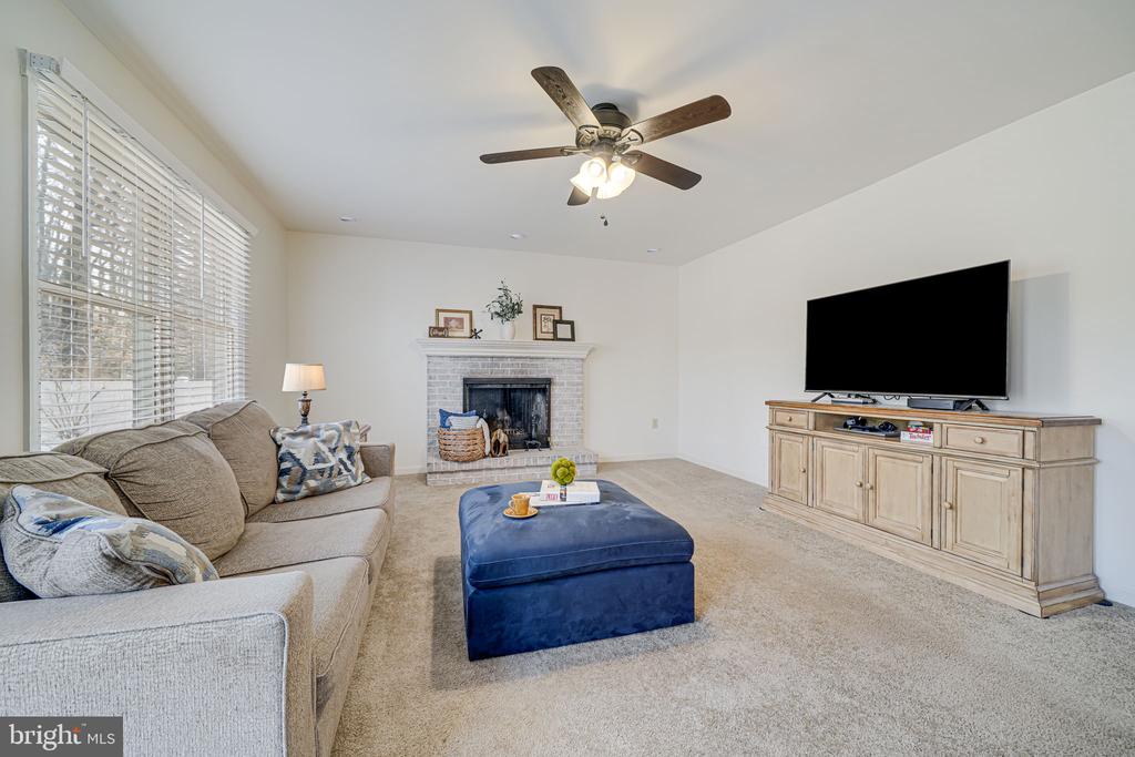 16005 Kenilworth Ct