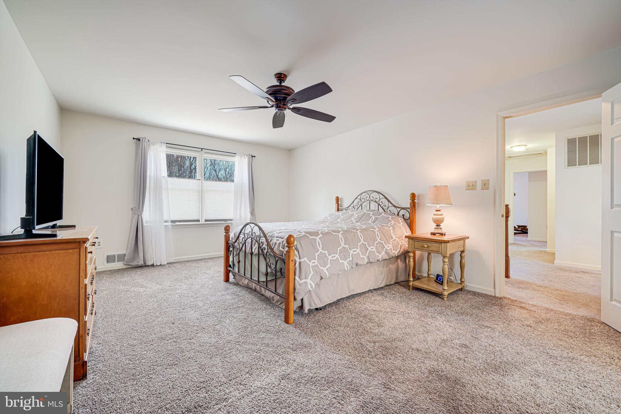 16005 Kenilworth Ct