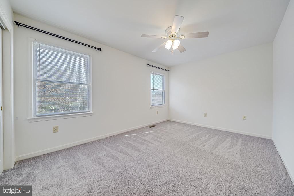 16005 Kenilworth Ct