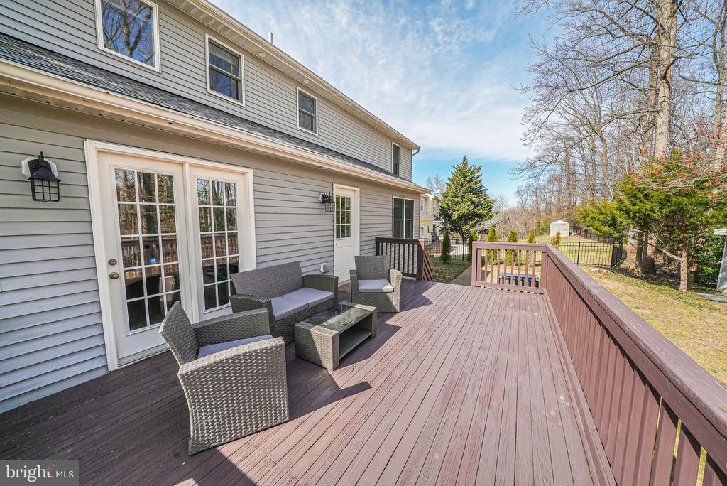 16005 Kenilworth Ct