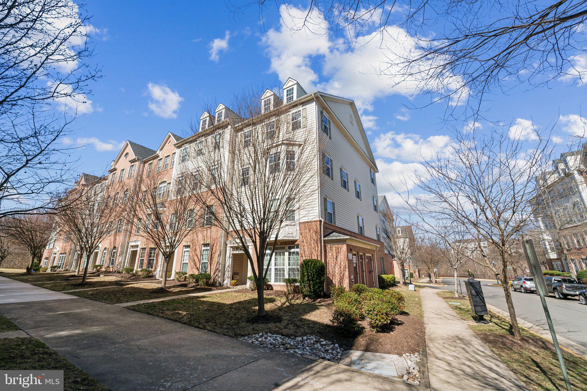 2559 Eastbourne Dr #265