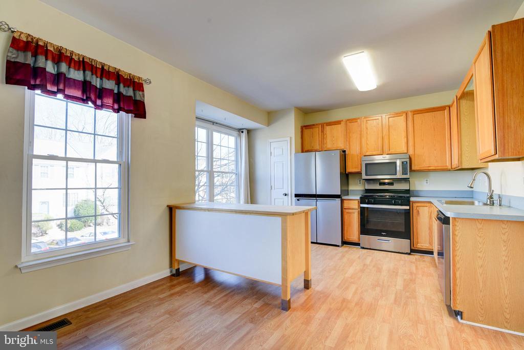 15706 Lansdale Pl