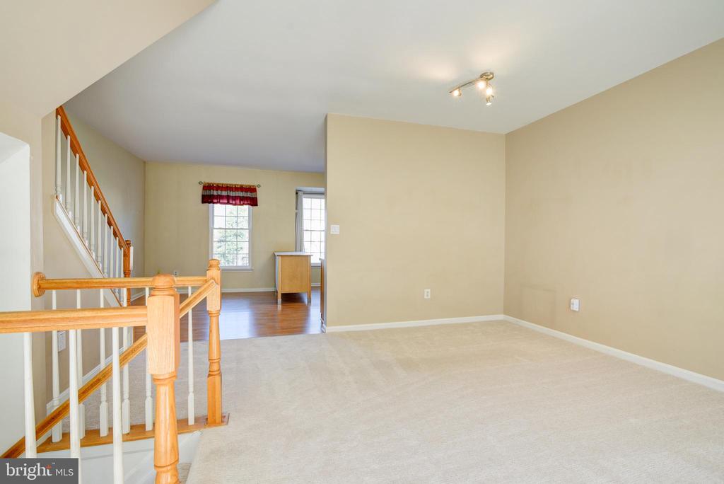 15706 Lansdale Pl