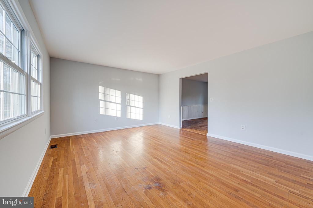 10409 MOUNT VERNON DRIVE