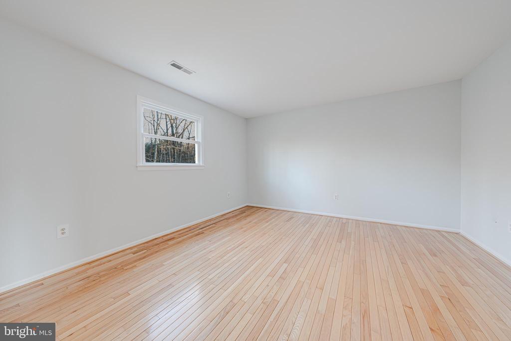 10409 MOUNT VERNON DRIVE