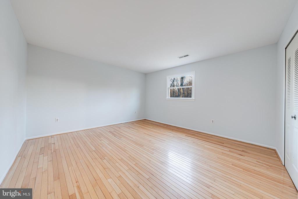 10409 MOUNT VERNON DRIVE
