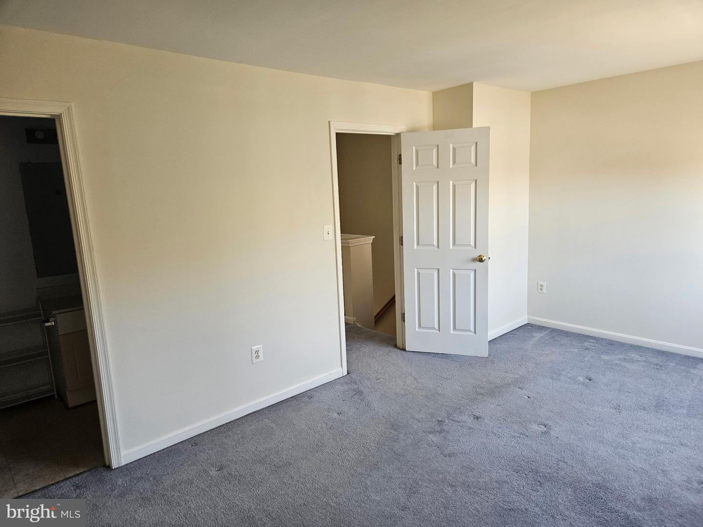 7981 FLAGER CIR