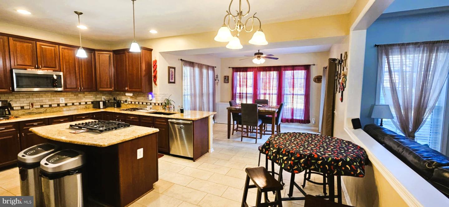 14933 Honey Locust Ct
