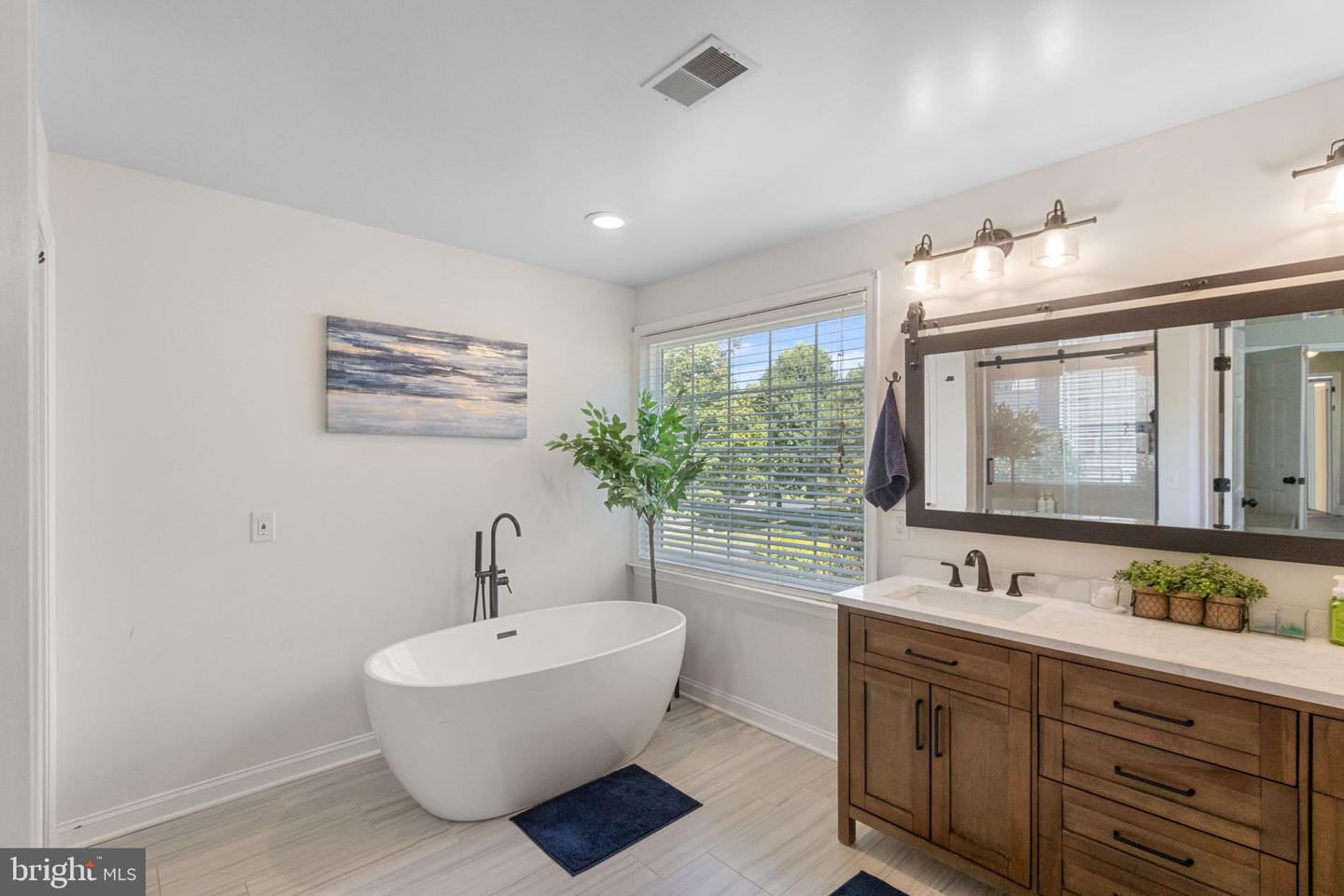 14933 Honey Locust Ct