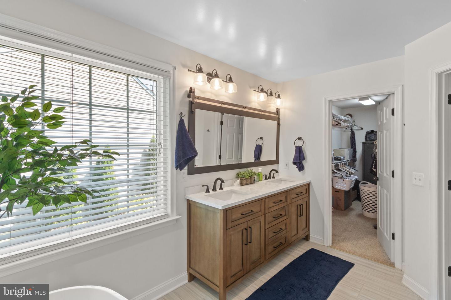 14933 Honey Locust Ct